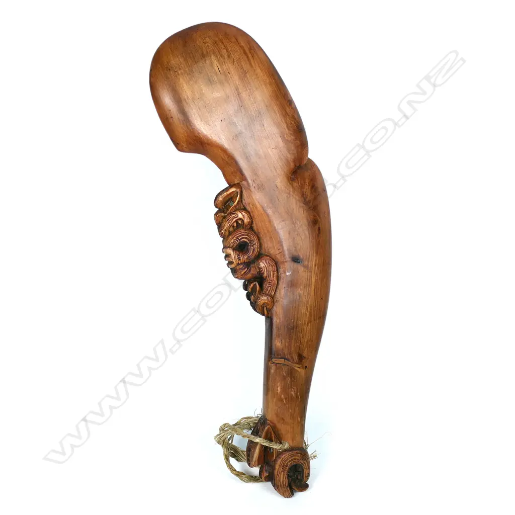 A mid/late 20thC Maori carved wahaika Image 1++