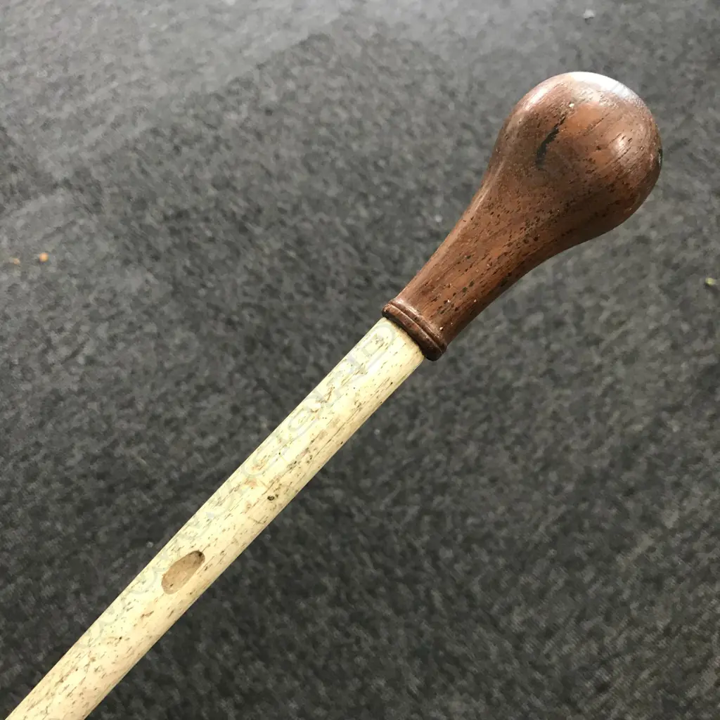 A late 19thc whalebone walking stick Image 1++