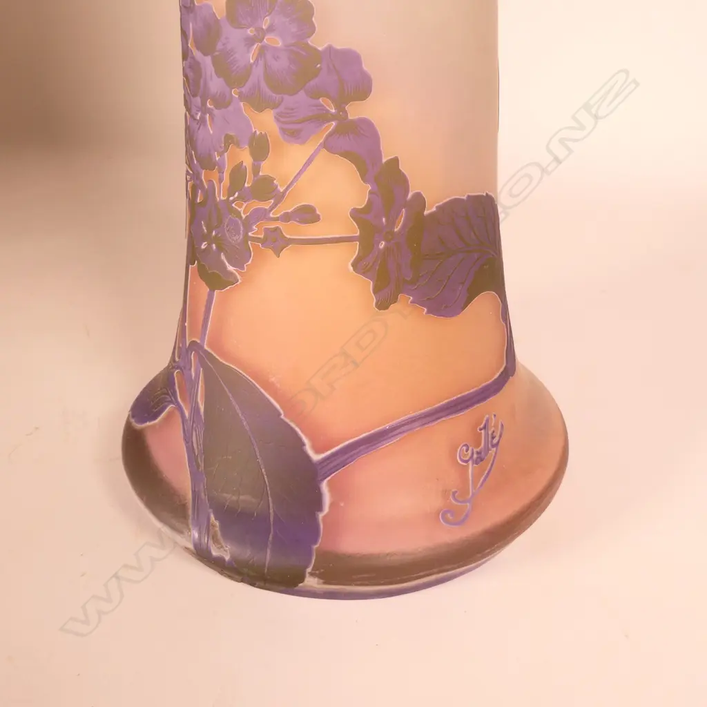 A very large Gallé copy cameo glass vase Image 1++