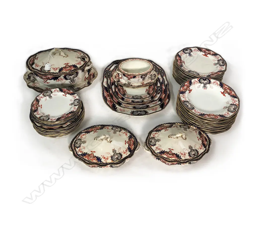 An c.1900 Royal Crown Derby Imari banquet dinner service Image 1++