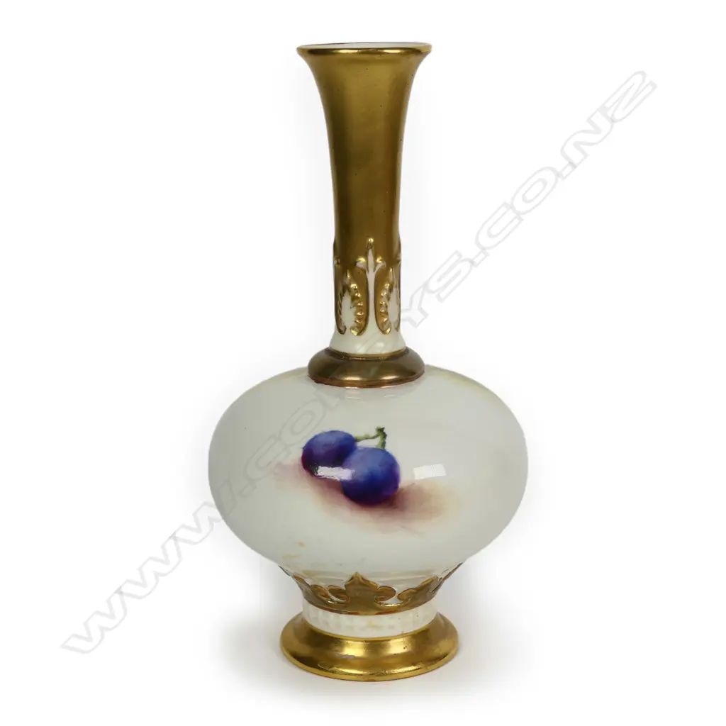 A Royal Worcester fruit painted vase by Morley Image 1++