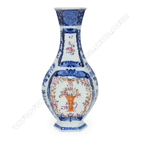 A Chinese Qing porcelain bottle vase