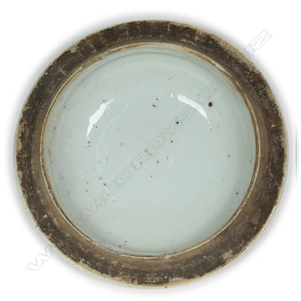 A 19thC Chinese blue and white lidded pot Image 1++