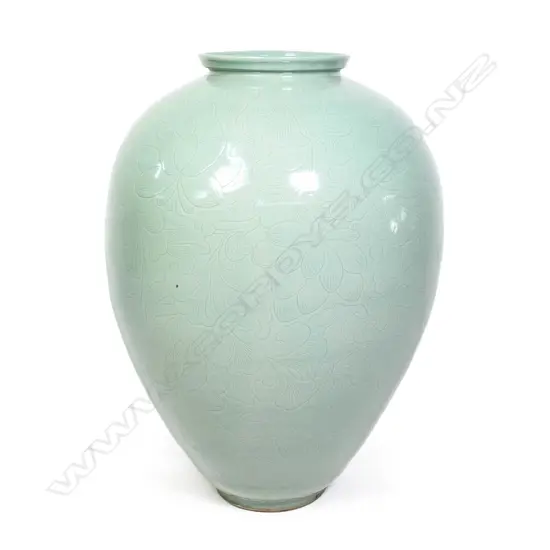 A massive Korean Seiji celadon floor vase