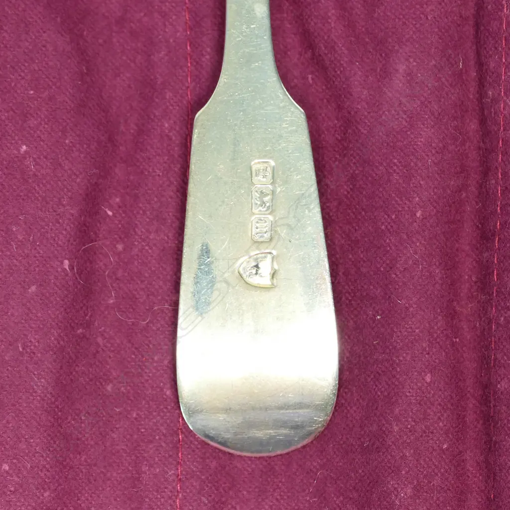 A mixed set of 11 Victorian silver table forks Image 1++