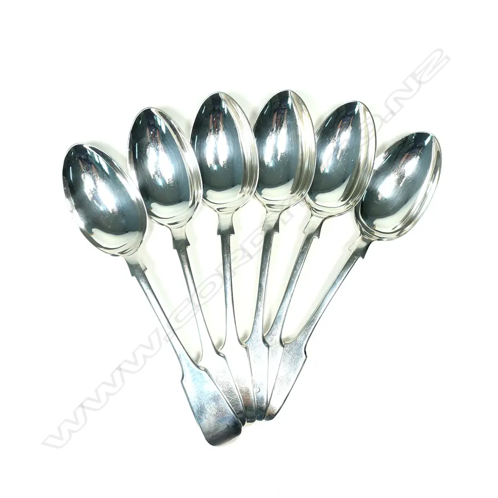 A set of six Edwardian silver dessert spoons Image 1++