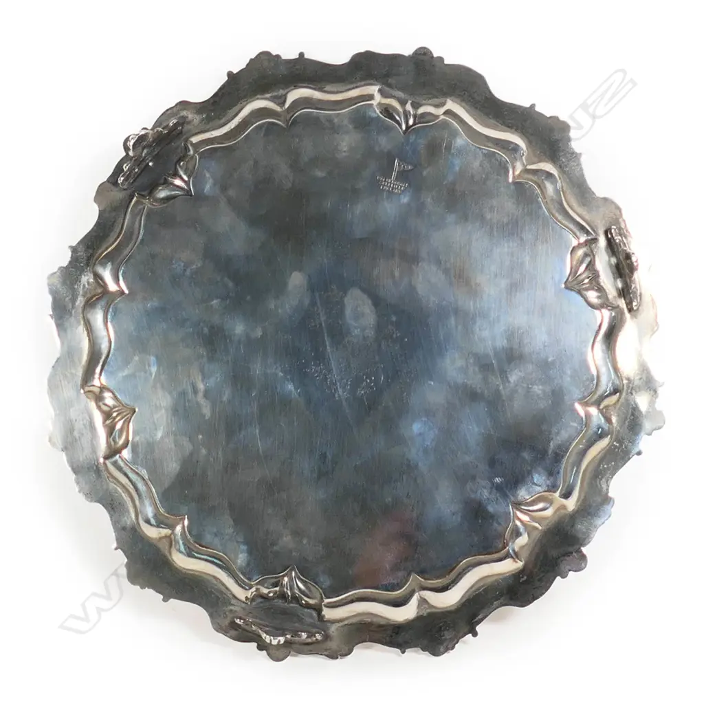 An early 20thC silver salver Image 1++