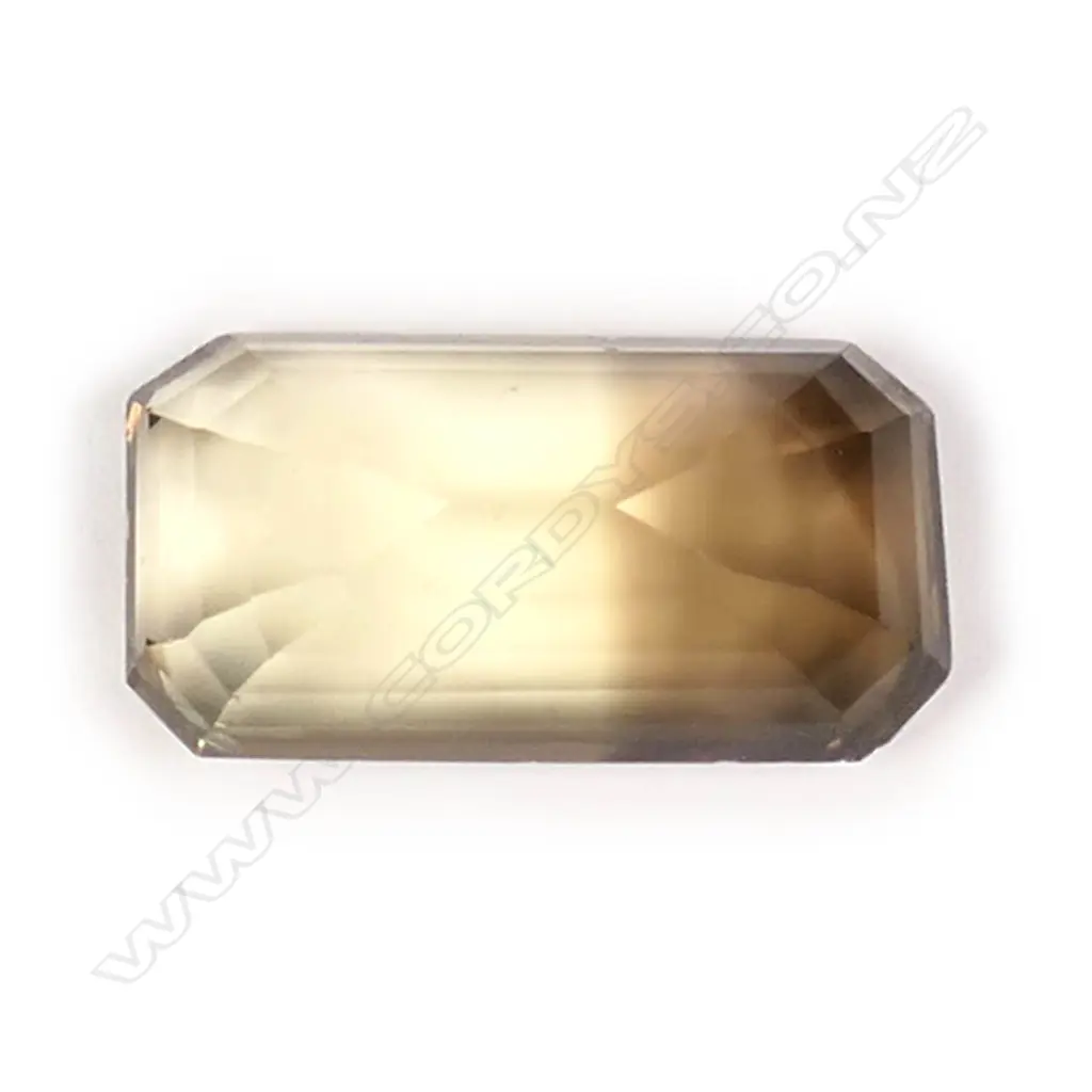 A 21.6ct bi-colour citrine Image 1++