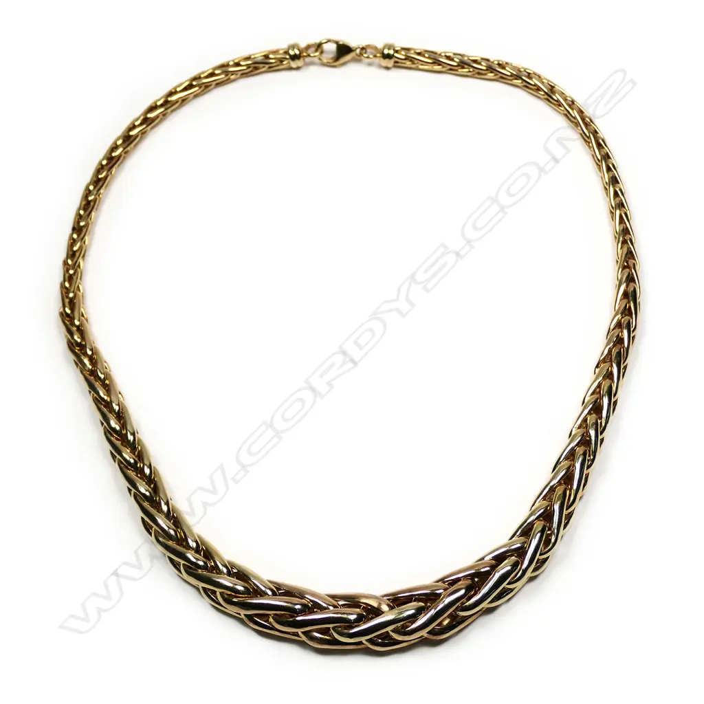 A 9ct gold necklace Image 1++