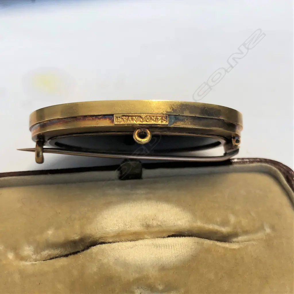 A rare and important colonial Australian gold and opal brooch by Evan Jones of Sydney Image 1++