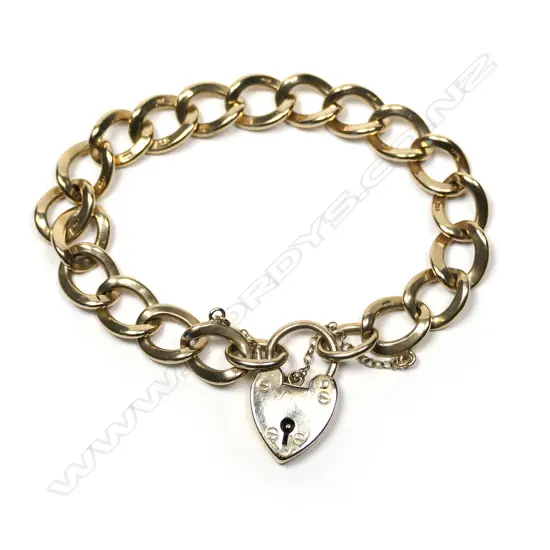 A 9ct yellow gold curb link bracelet