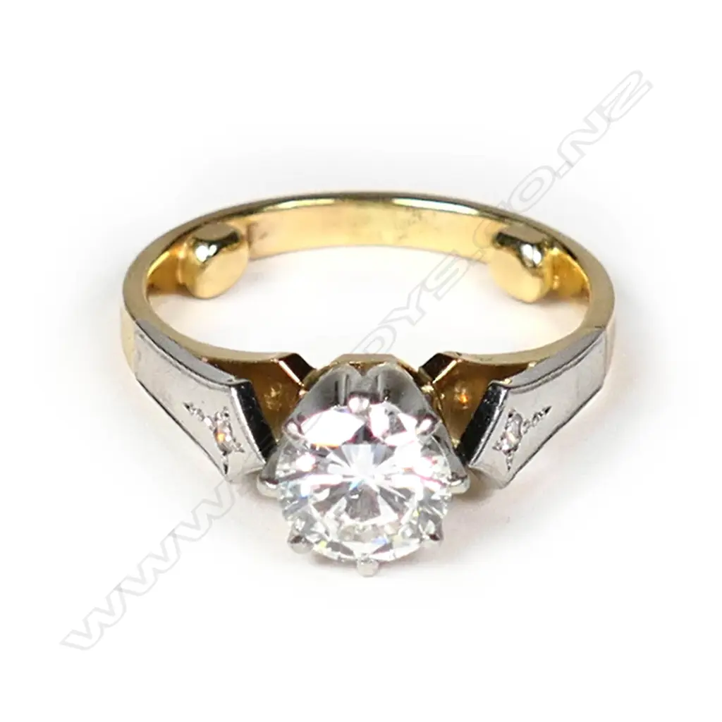 A 1.00ct diamond solitaire ring in 18ct gold Image 1++