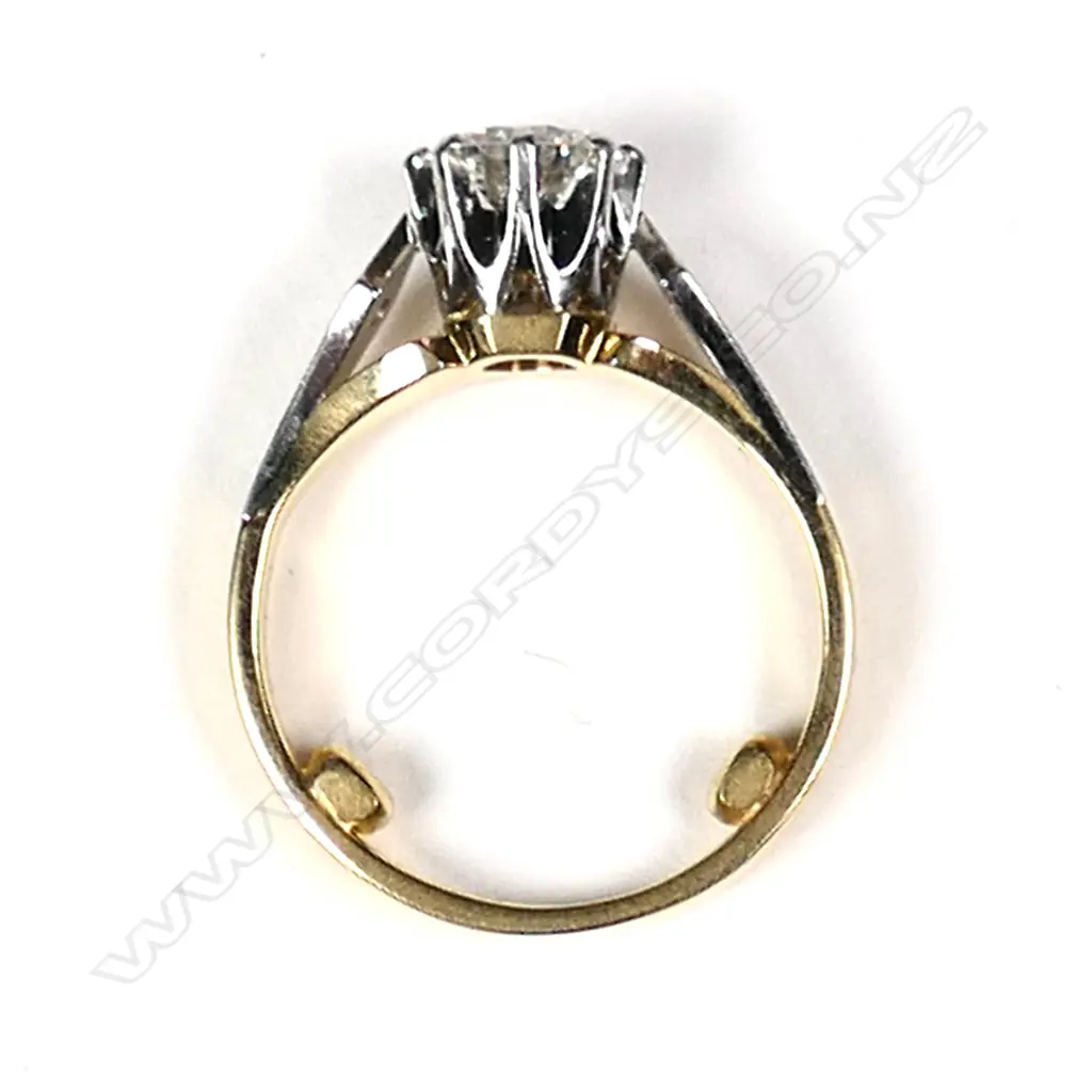A 1.00ct diamond solitaire ring in 18ct gold Image 1++