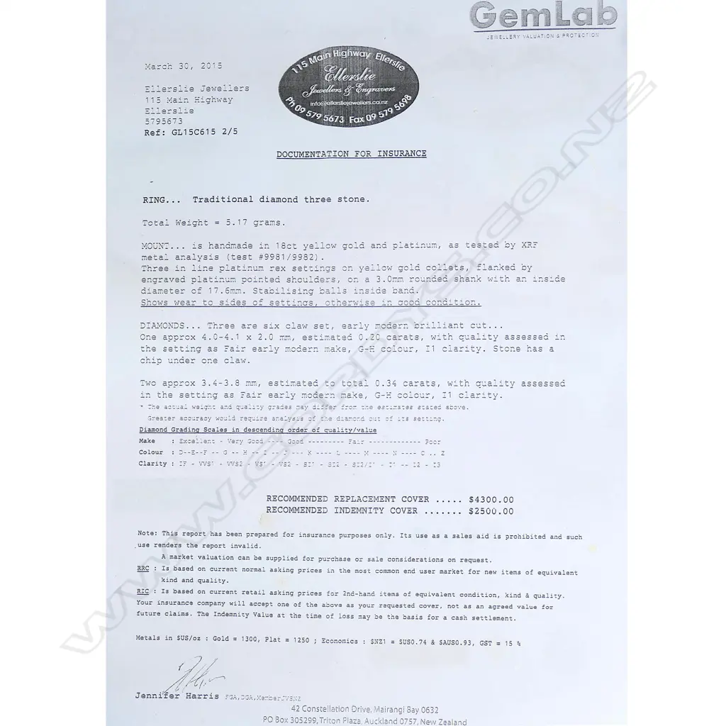 A vintage three stone diamond and 18ct gold ring Image 1++