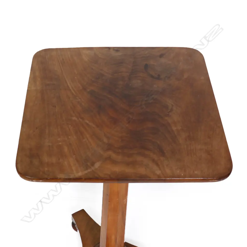 A Regency flame mahogany wine table Image 1++