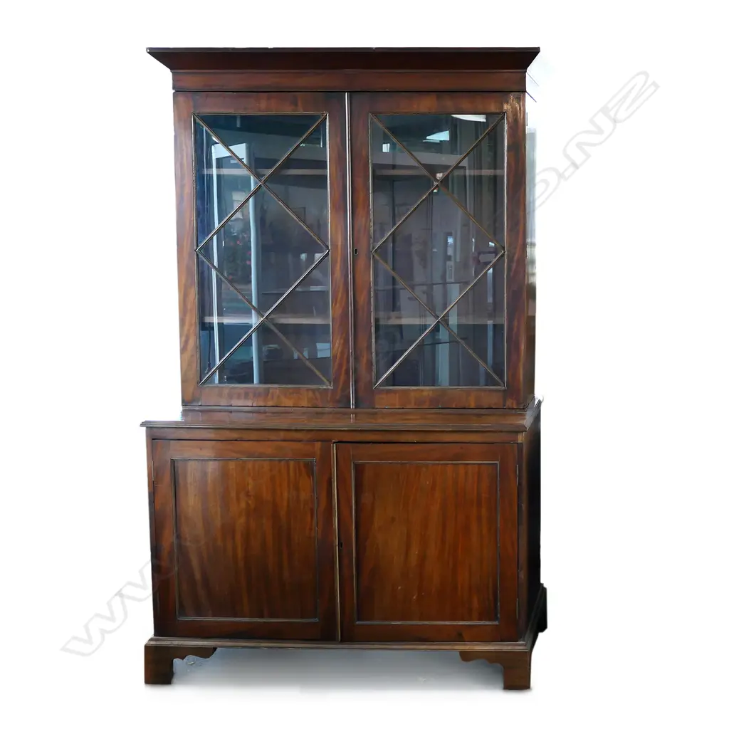 A Georgian mahogany bookcase cabinet Image 1++