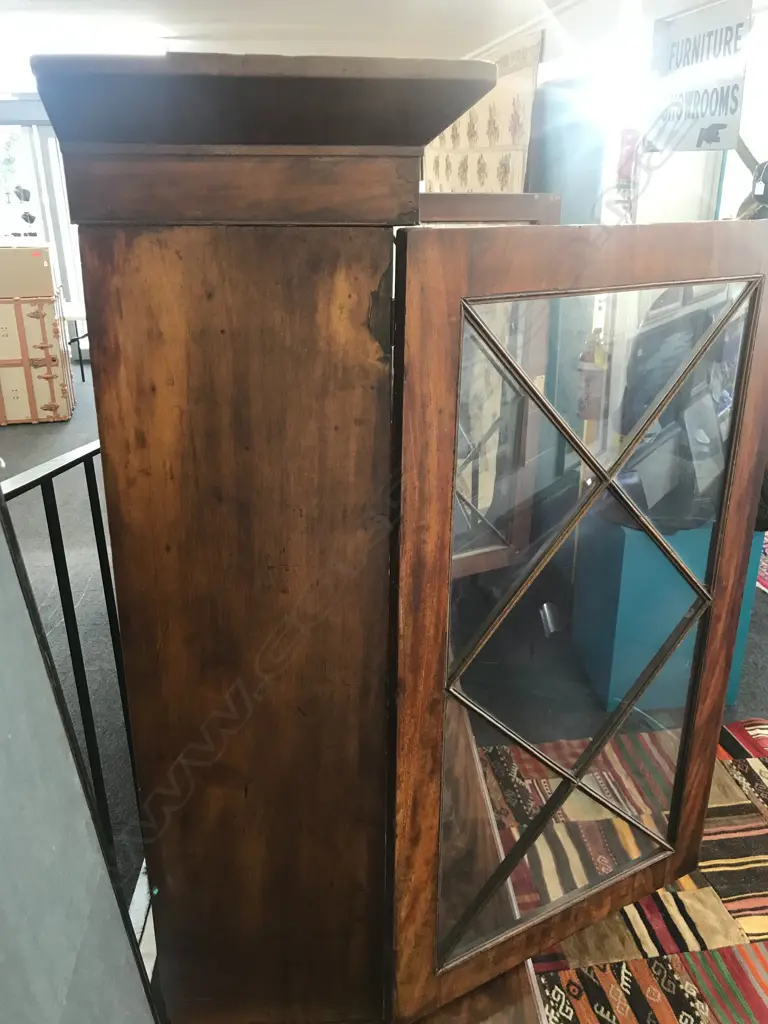 A Georgian mahogany bookcase cabinet Image 1++
