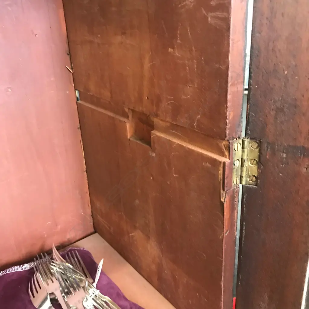 A Georgian mahogany bookcase cabinet Image 1++