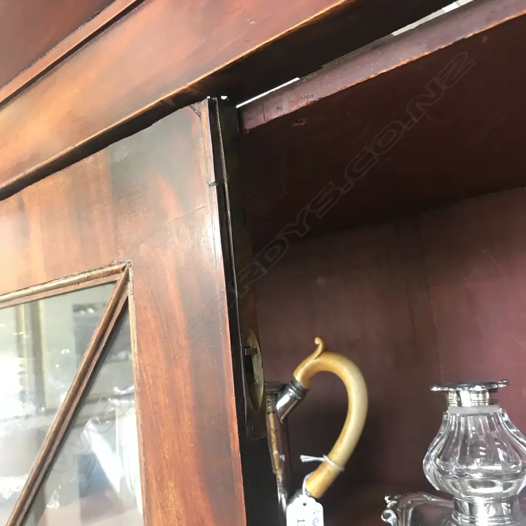 A Georgian mahogany bookcase cabinet Image 1++