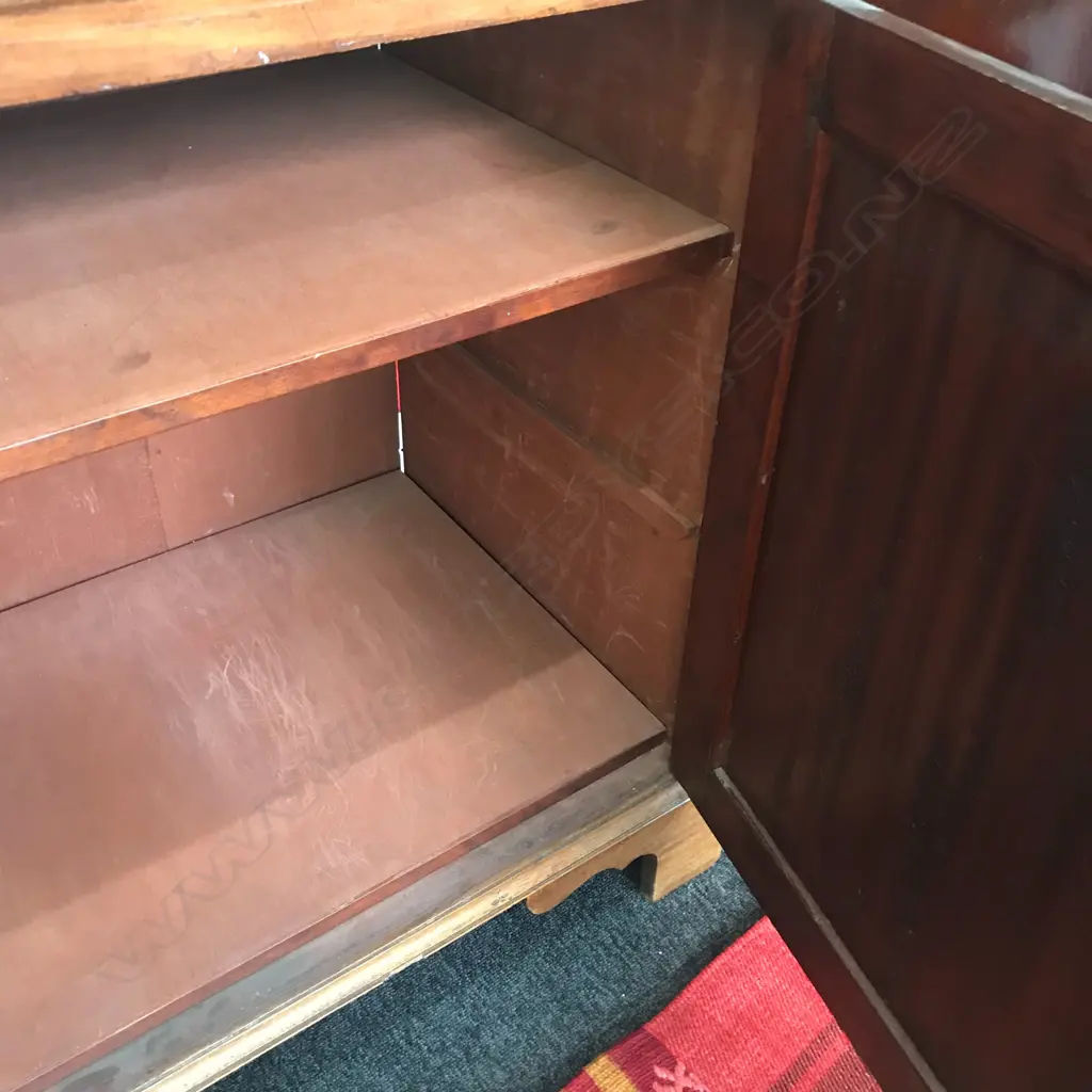 A Georgian mahogany bookcase cabinet Image 1++
