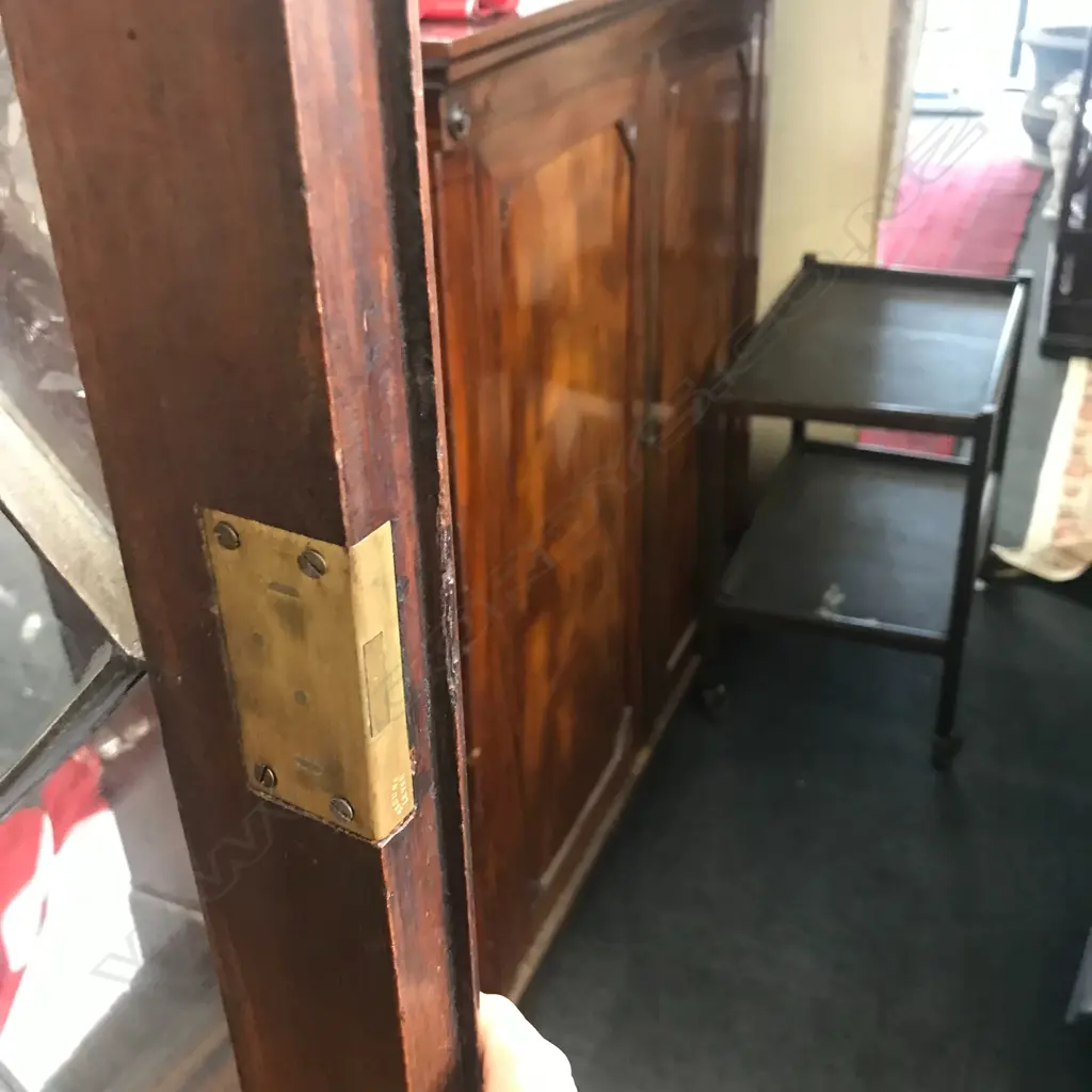 A Georgian mahogany bookcase cabinet Image 1++