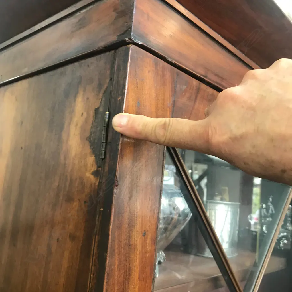 A Georgian mahogany bookcase cabinet Image 1++