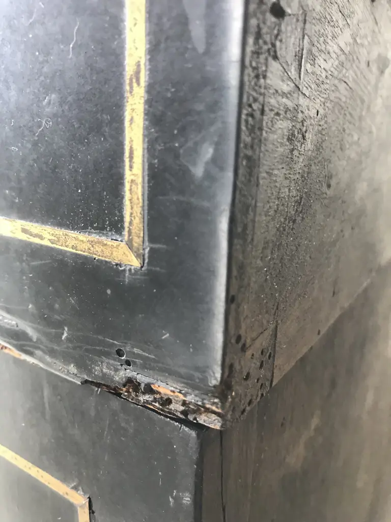 A 19thC French red tortoiseshell and cut brass Boulle marquetry bonheur du jour Image 1++