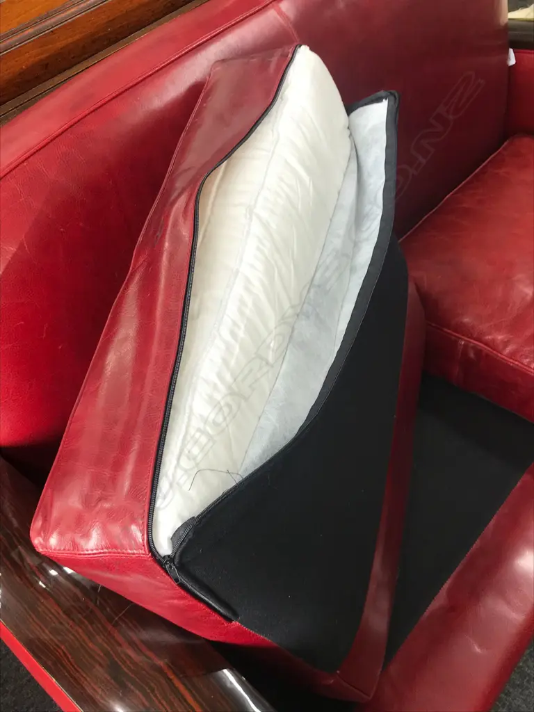 A French Art Deco style two-seater club sofa Image 1++