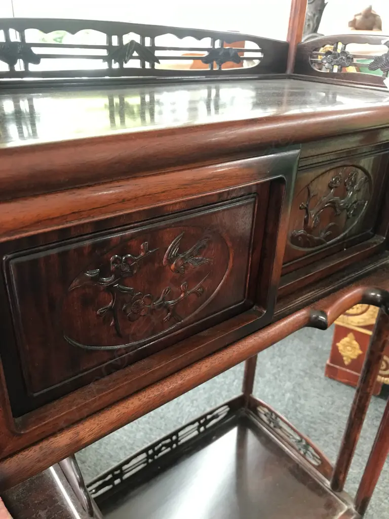 A quality vintage Chinese rosewood display cabinet Image 1++