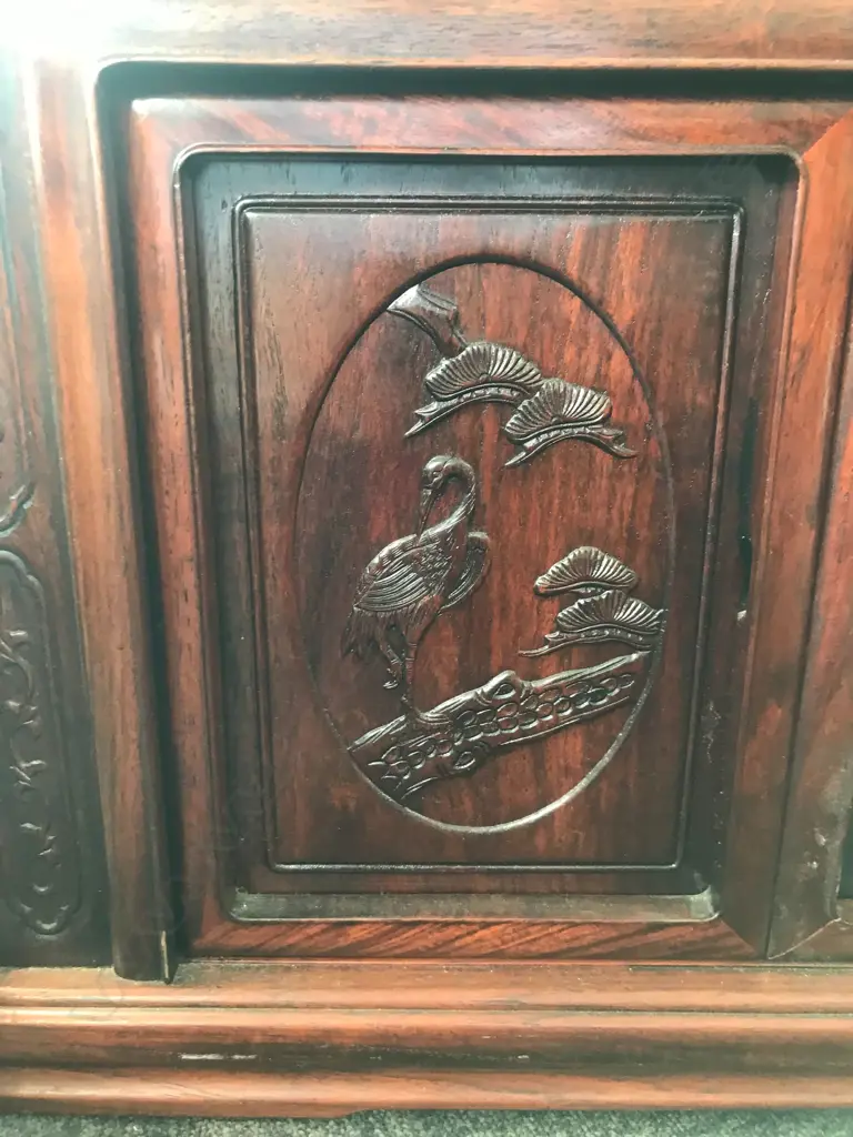 A quality vintage Chinese rosewood display cabinet Image 1++