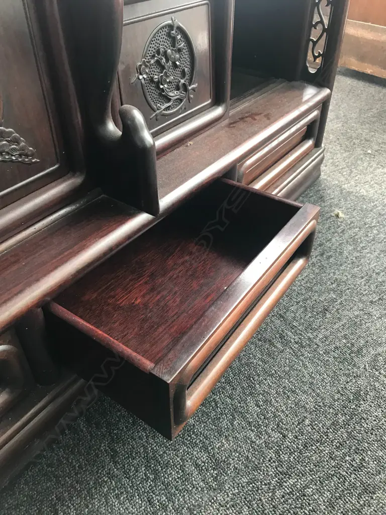 A good vintage Chinese rosewood display cabinet Image 1++