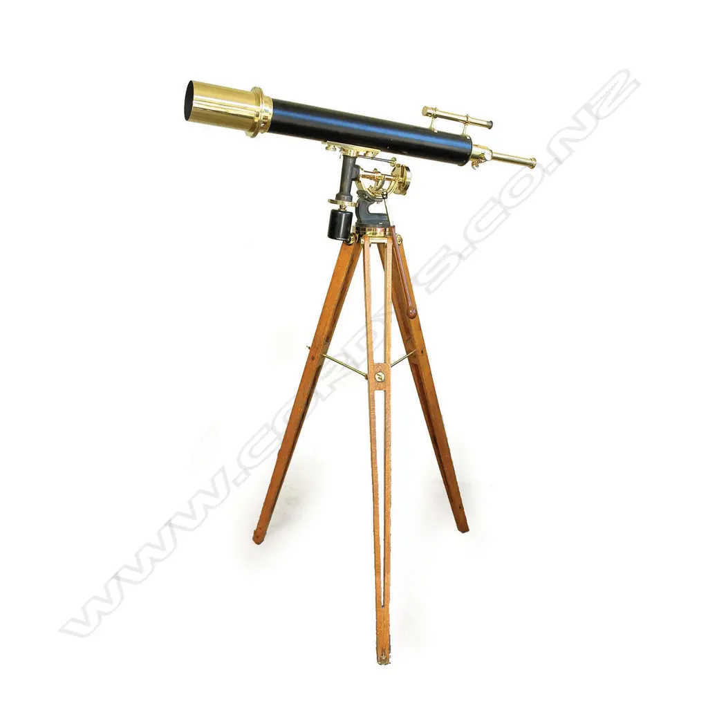 An early 20thC 'The Motty Marksman' refurbished large brass telescope by J.H. Steward of London Image 1++