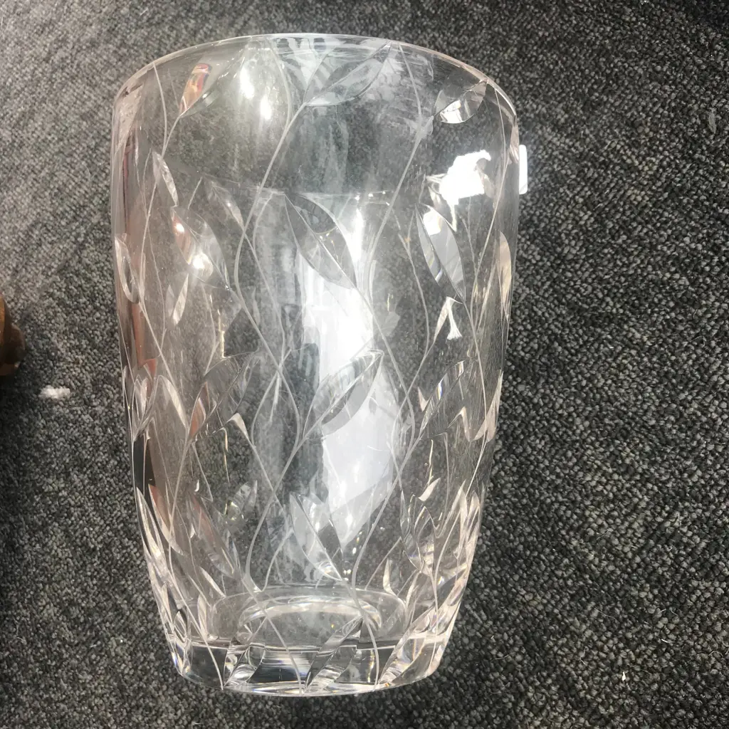 A Clyne Farquharson crystal vase designed for John Walsh c.1940 Image 1++