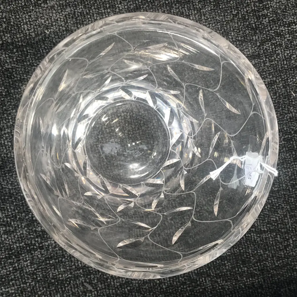 A Clyne Farquharson crystal vase designed for John Walsh c.1940 Image 1++