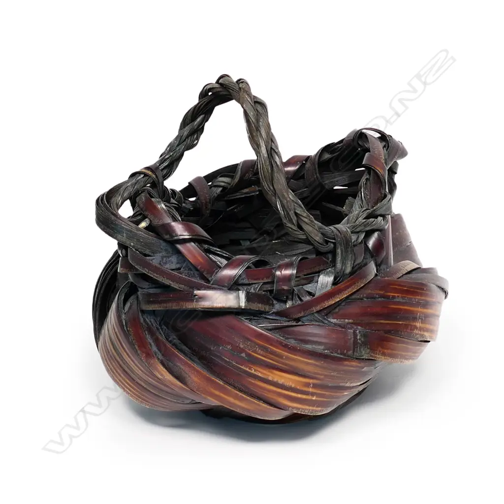 A quality vintage Japanese woven flower basket Image 1++