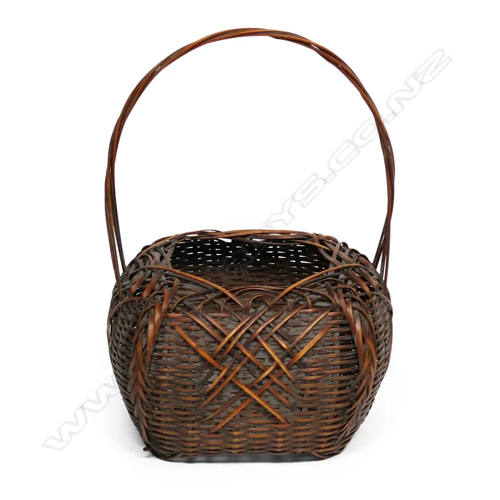 A quality vintage Japanese woven flower basket Image 1++