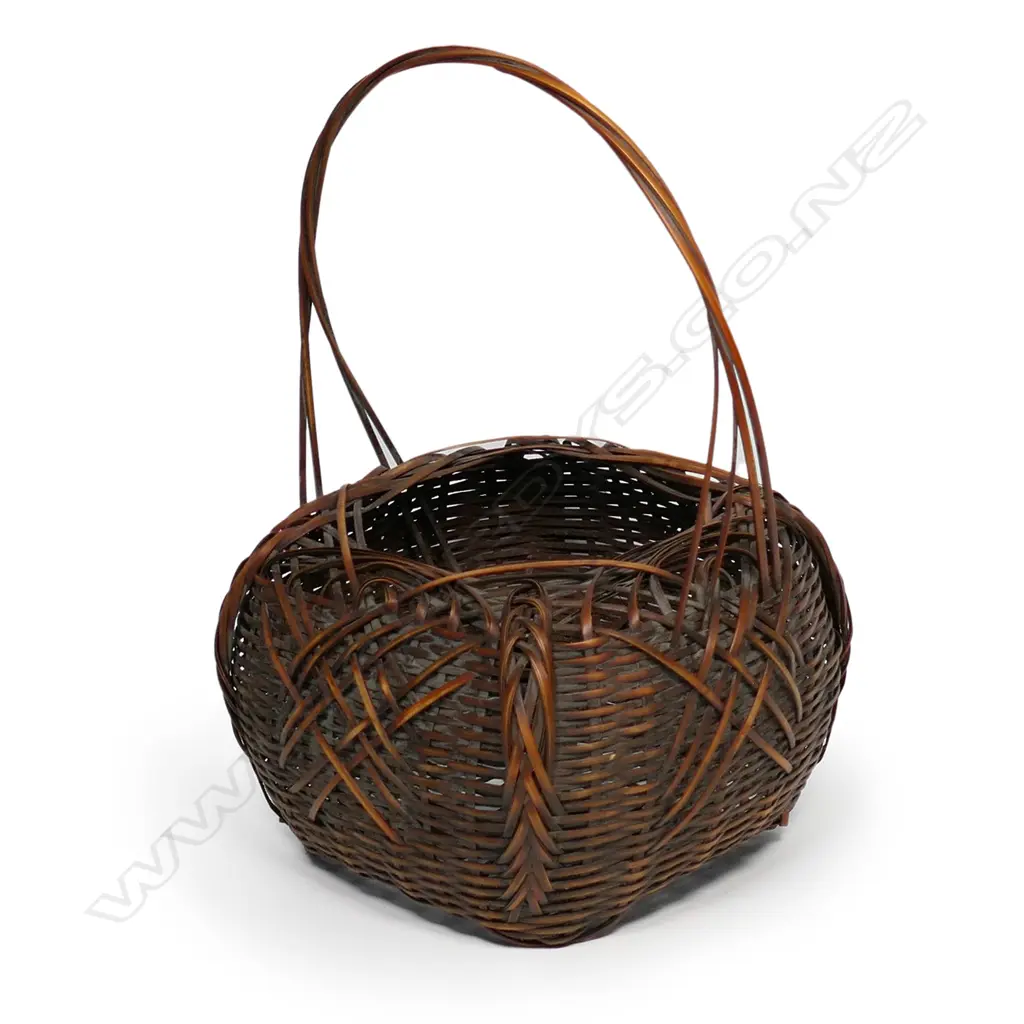 A quality vintage Japanese woven flower basket Image 1++