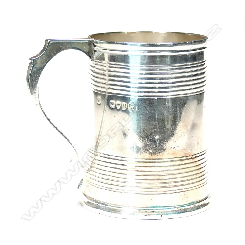 A small Vict. silver mug Image 1++