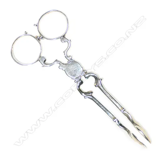 A pair of early 19thC silver sugar nips (scissors)