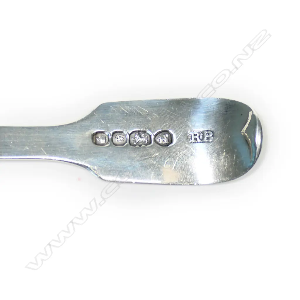 A Vict. silver pie spoon, fiddle pattern Image 1++