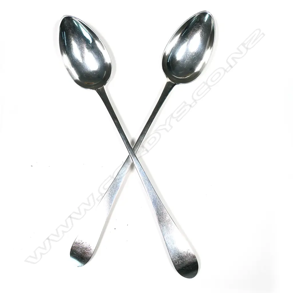 A pair of Geo III Scottish silver pie spoons Image 1++
