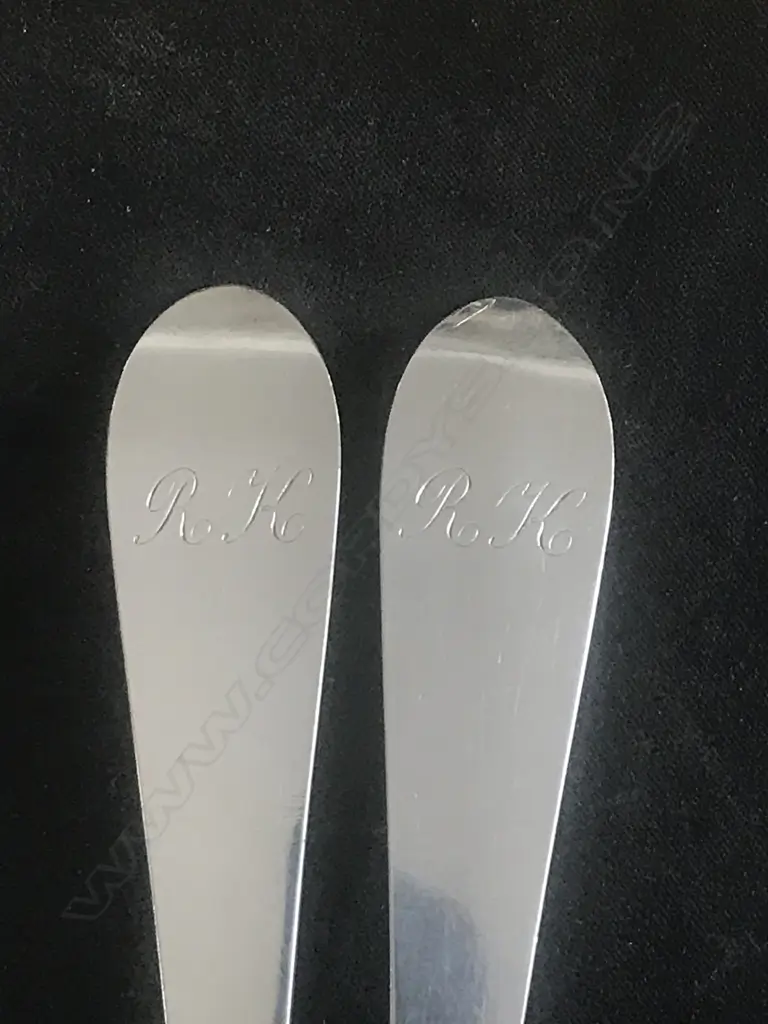 A pair of Geo III Scottish silver pie spoons Image 1++