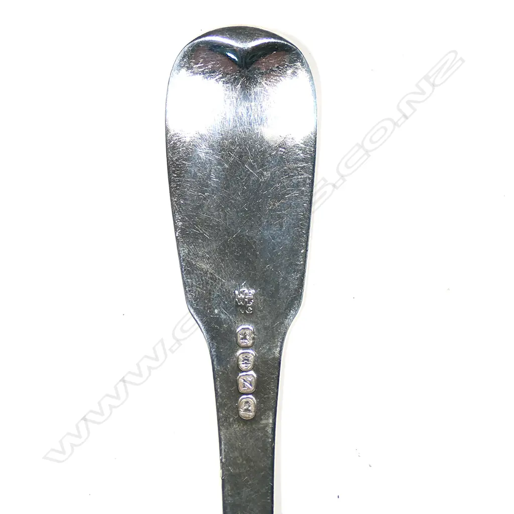 A Geo III silver fish slice, fiddle pattern with pierced blade. London 1802 by Wm. Fearn and Wm. Chawner. 132gm. Image 1++