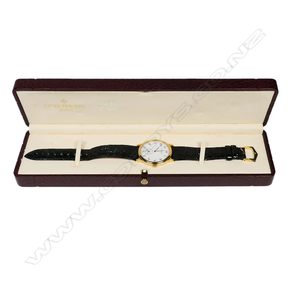 An 18ct gold Patek Philippe 'Calatrava Officier' wristwatch, ref 5022J-013 Image 1++