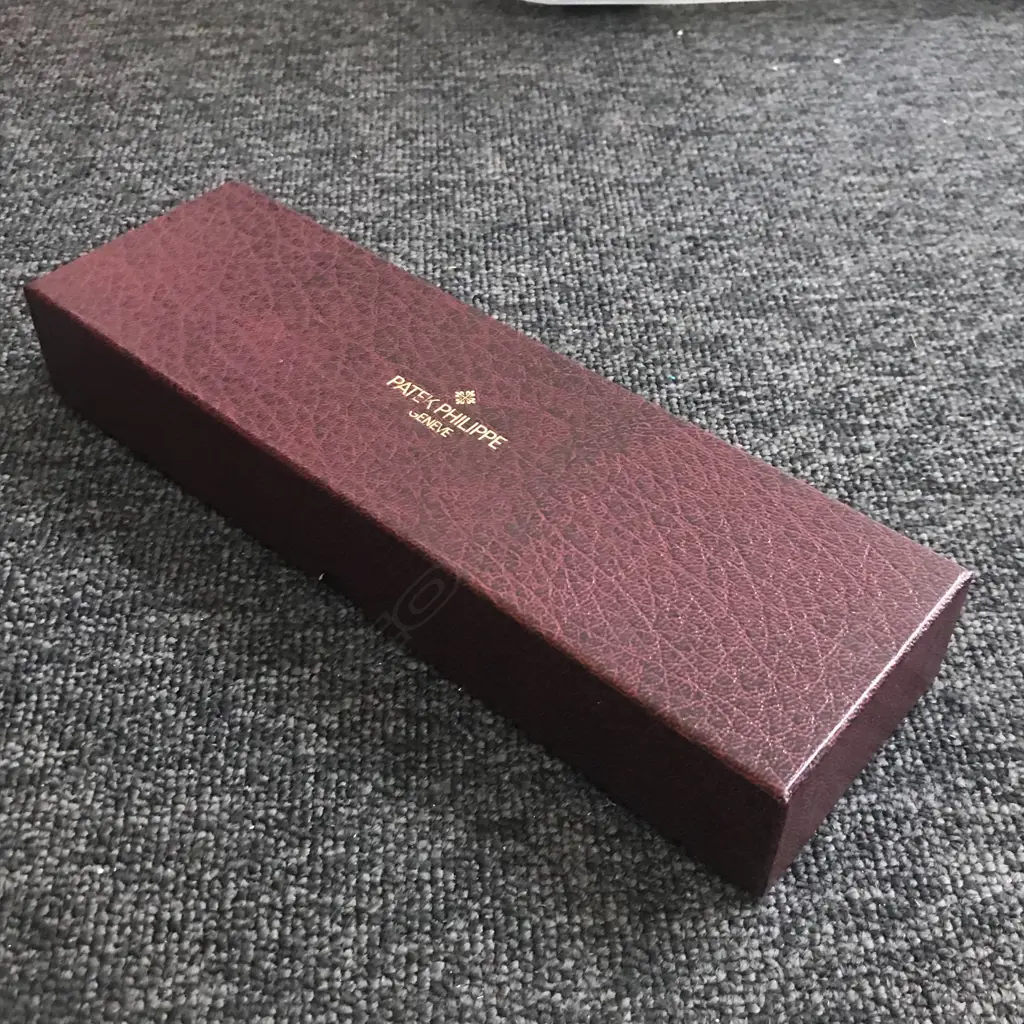 An 18ct gold Patek Philippe 'Calatrava Officier' wristwatch, ref 5022J-013 Image 1++