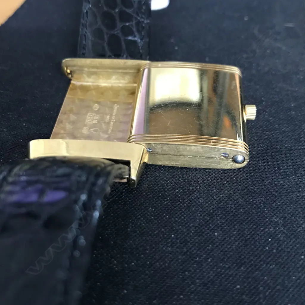 An 18ct gold Jaeger-LeCoultre 'Reverso' Classique wristwatch Image 1++