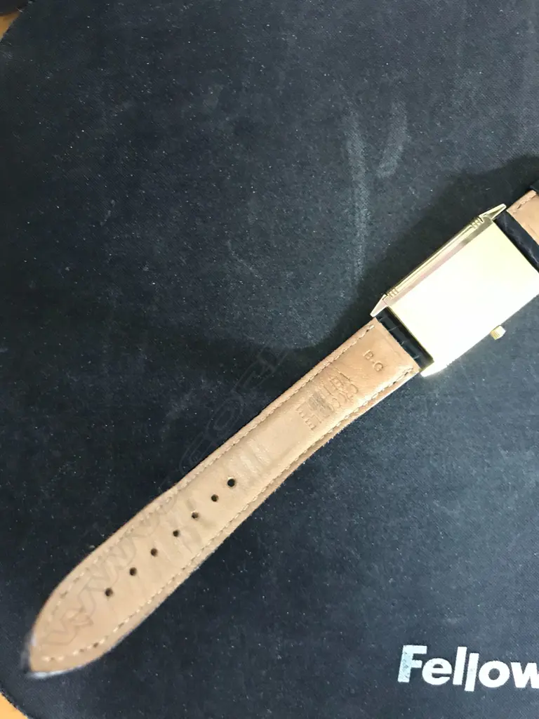 An 18ct gold Jaeger-LeCoultre 'Reverso' Classique wristwatch Image 1++