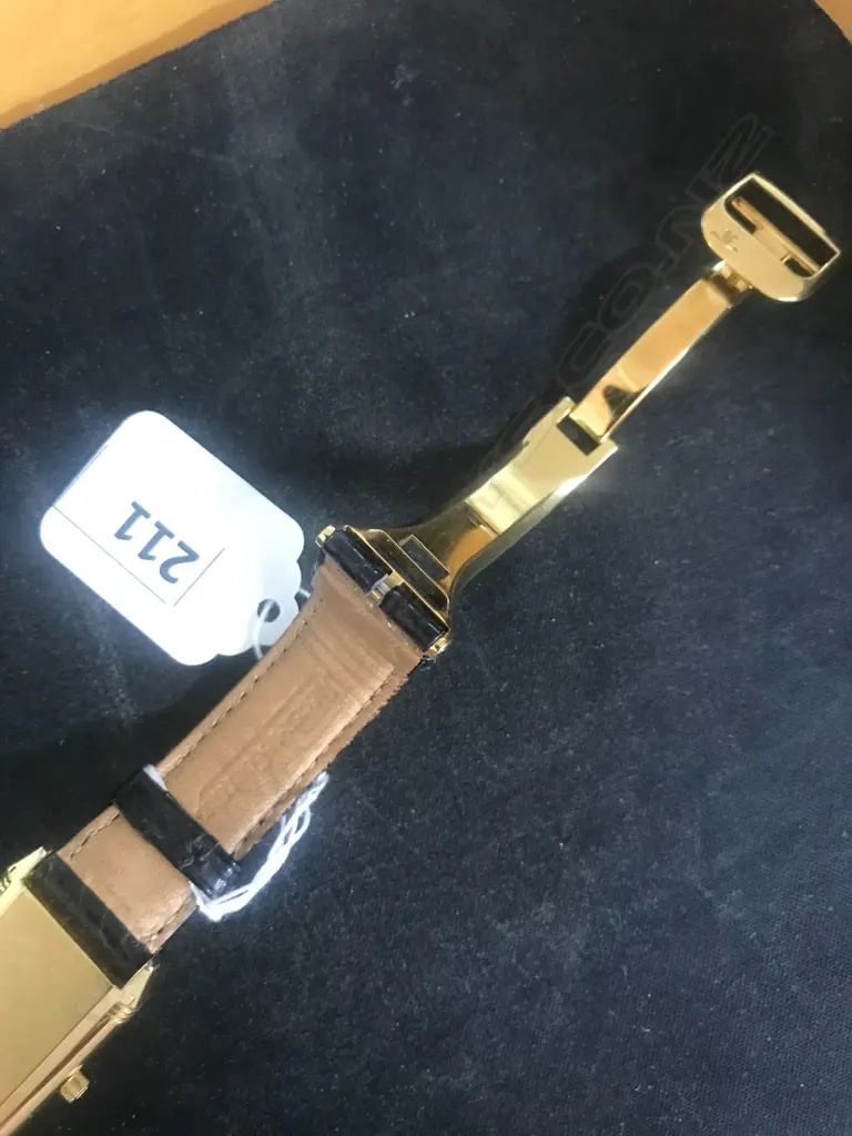 An 18ct gold Jaeger-LeCoultre 'Reverso' Classique wristwatch Image 1++