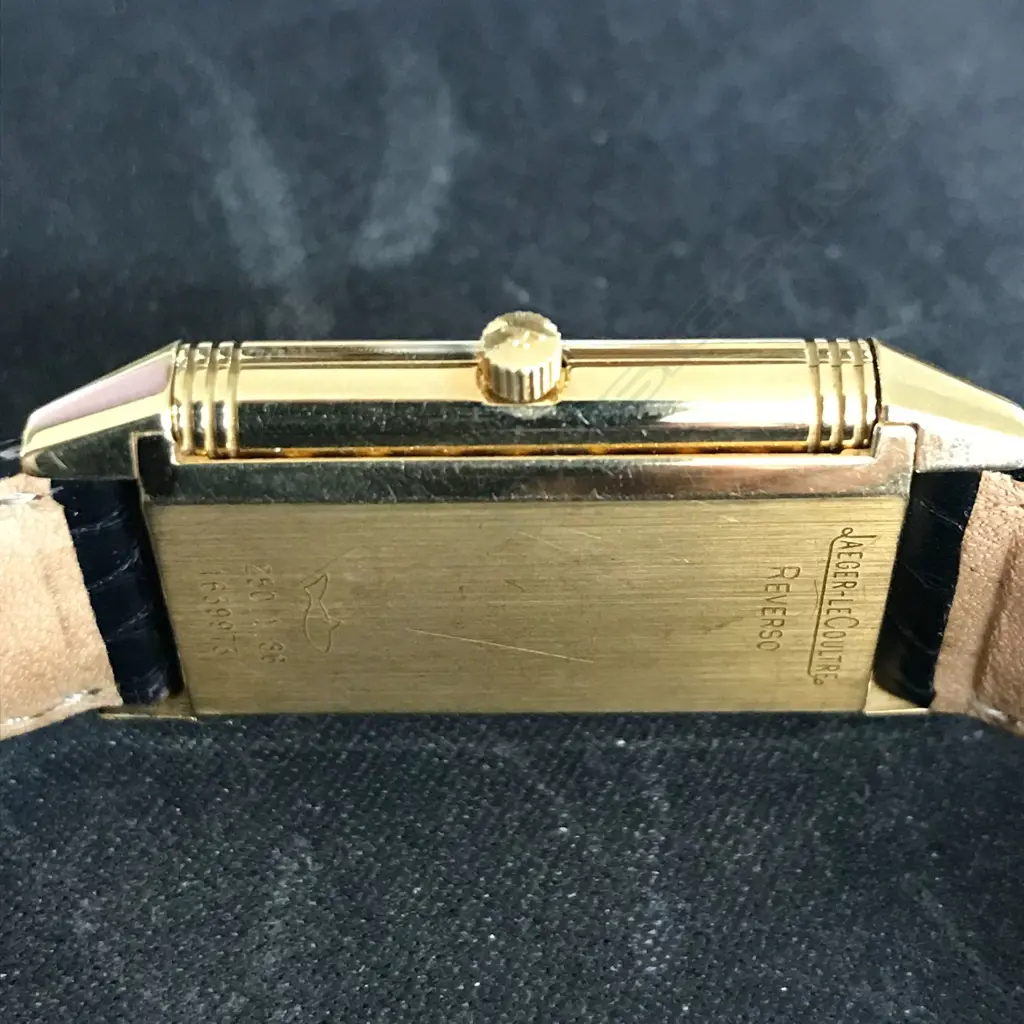 An 18ct gold Jaeger-LeCoultre 'Reverso' Classique wristwatch Image 1++