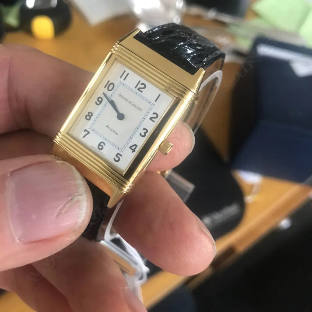 An 18ct gold Jaeger-LeCoultre 'Reverso' Classique wristwatch Image 1++